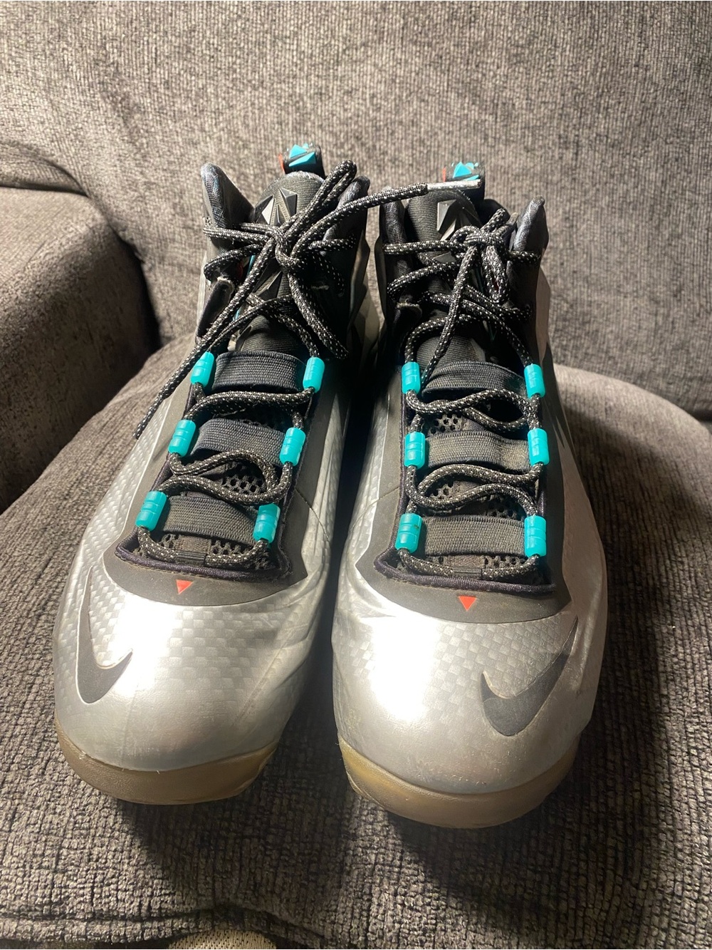 Basketball  Nike Chuck Posite
Metallic Silver